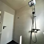 Apartment Bravo 5