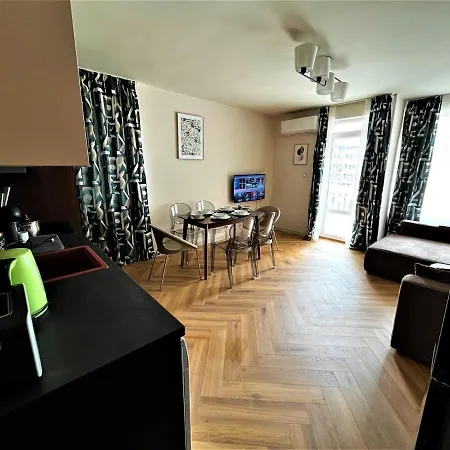 Апартаменти Bravo 5 *